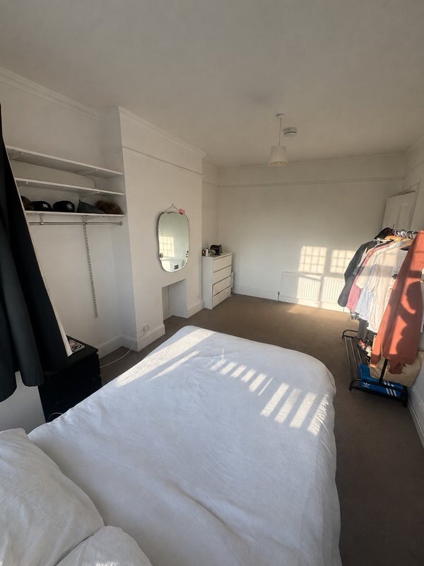 Room Rannoch Road in Greater London