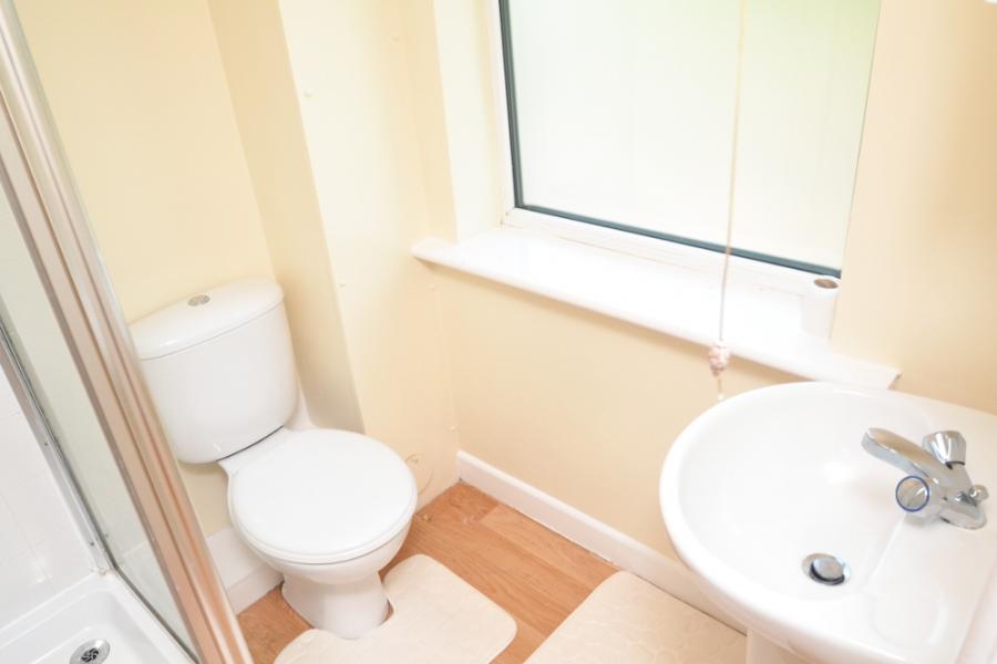 Room Birchfields Road in Manchester