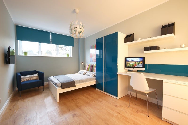 Room Fairoak Road in Cardiff