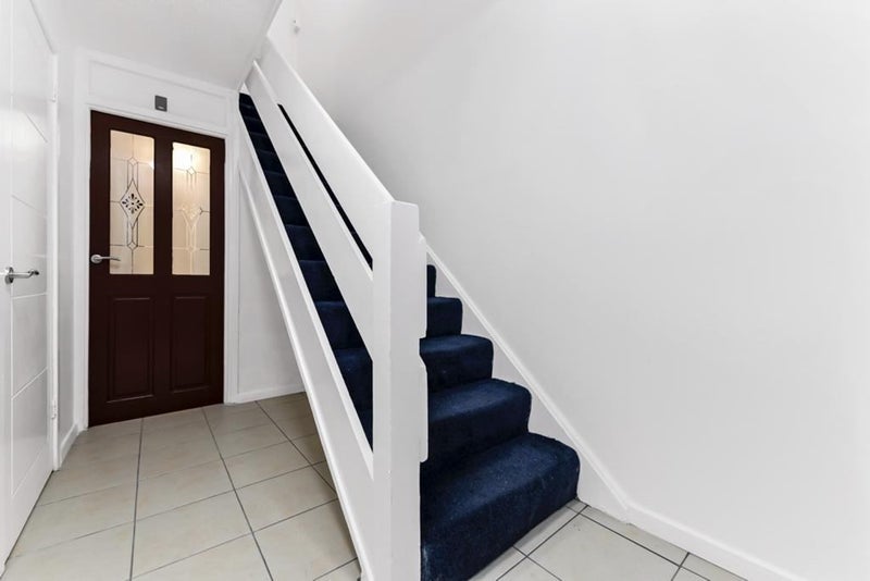 Room Turnpike Close in Greater London