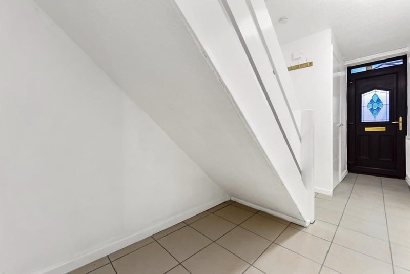 Room Turnpike Close in Greater London