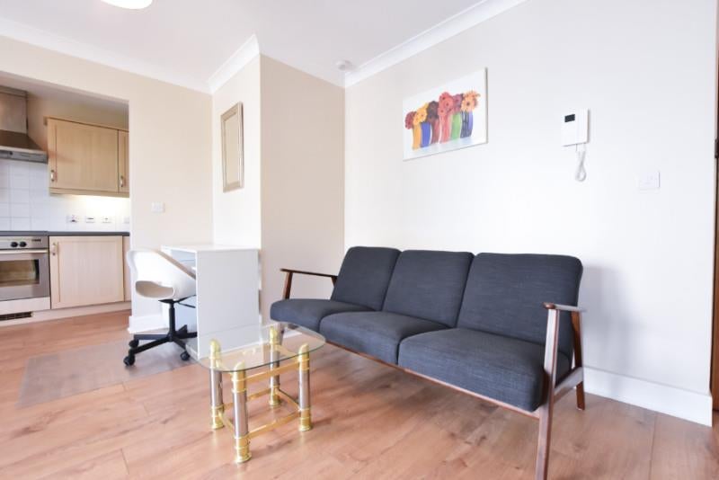 Flat North Bank in City of Westminster