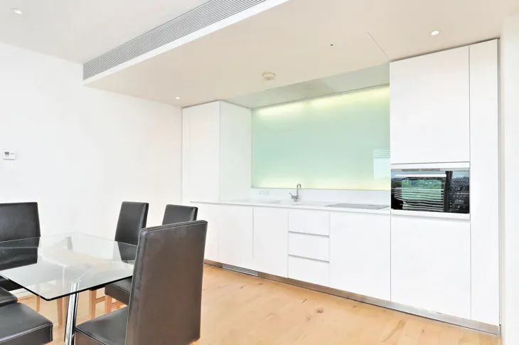 Flat Hester Road in Greater London