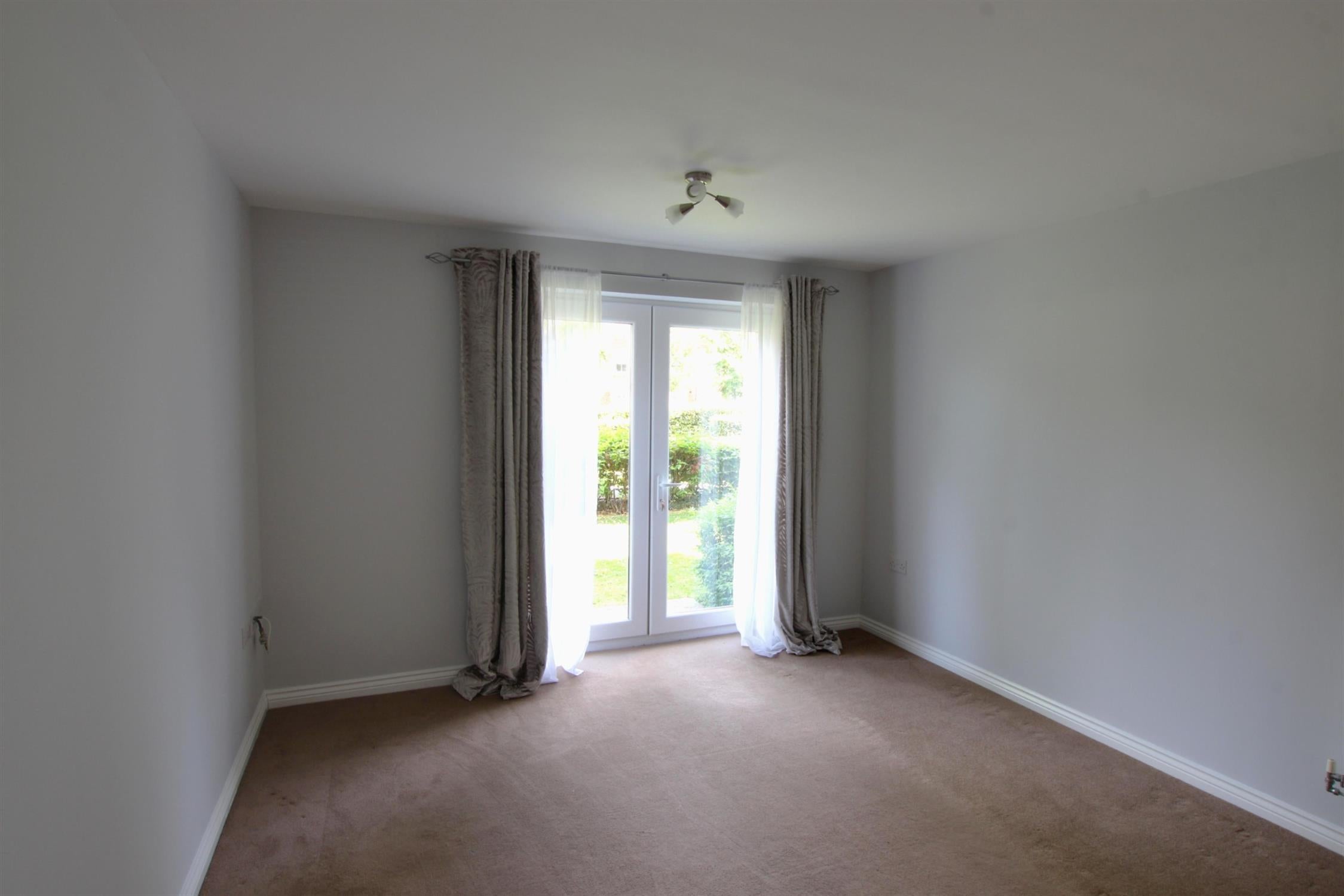 Flat Tudor Crescent in Portsmouth