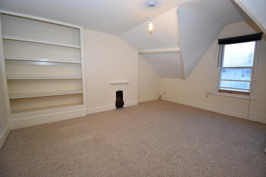 Flat Milverton Terrace in Royal Leamington Spa