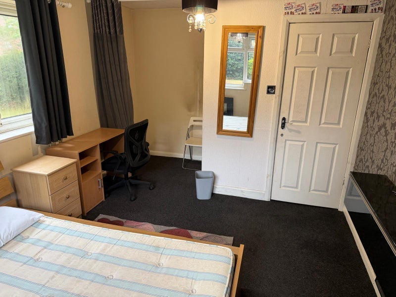 Room Hunton Hill in Birmingham