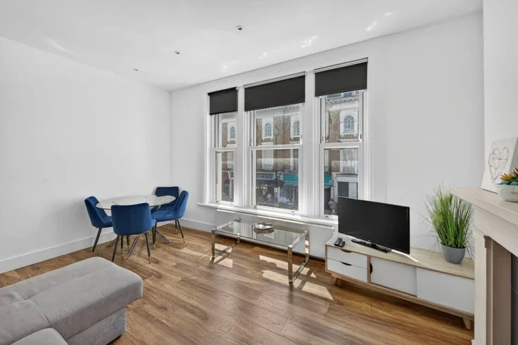 Flat Conduit Place in City of Westminster