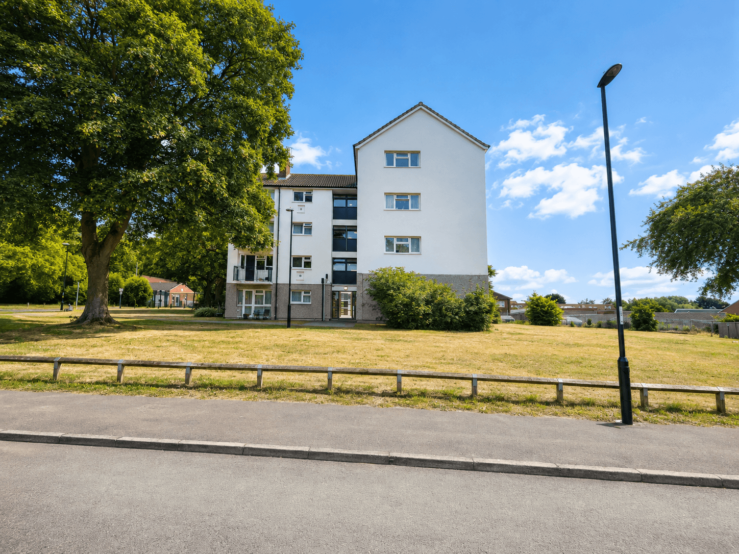 Flat Bramston Crescent in Coventry