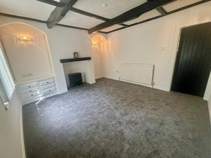 Flat London Road in Hazel Grove