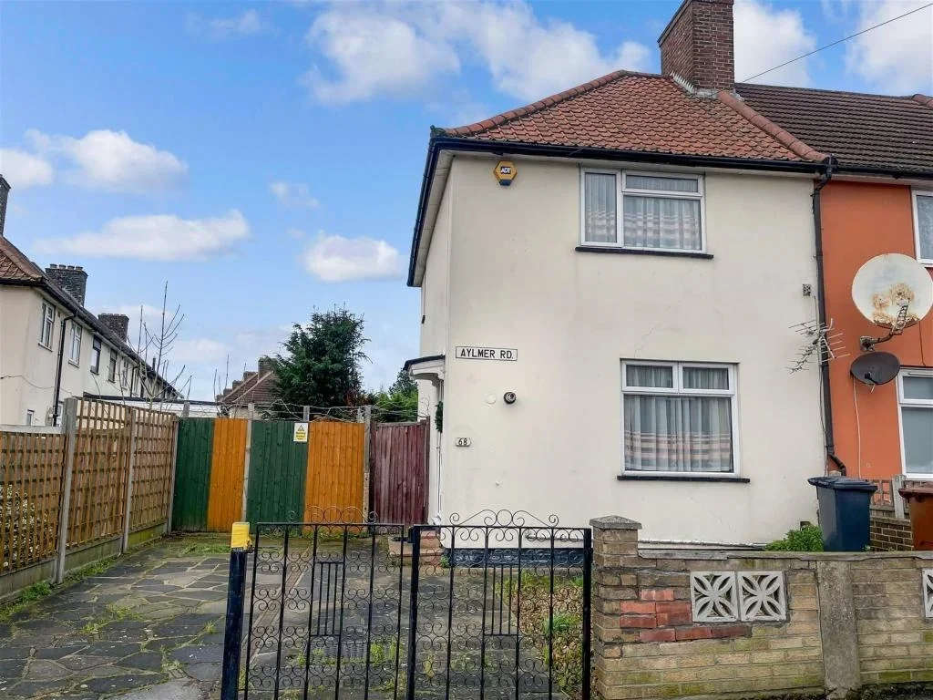 House Aylmer Road in Greater London
