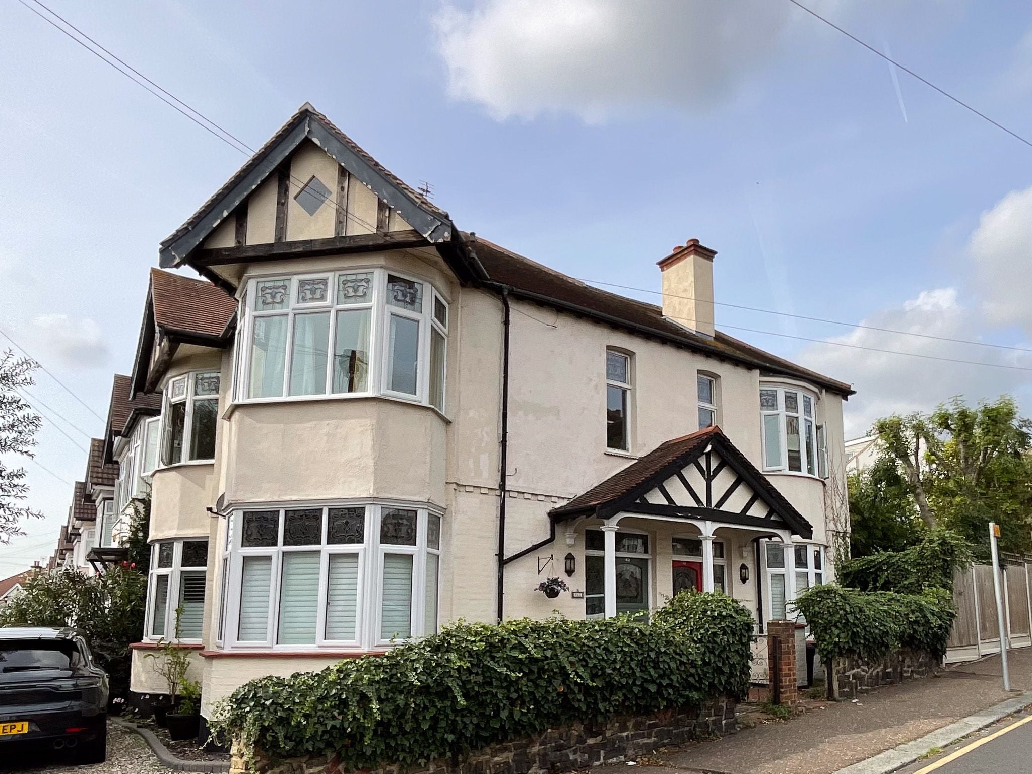Flat Hillside Crescent in Southend-on-Sea