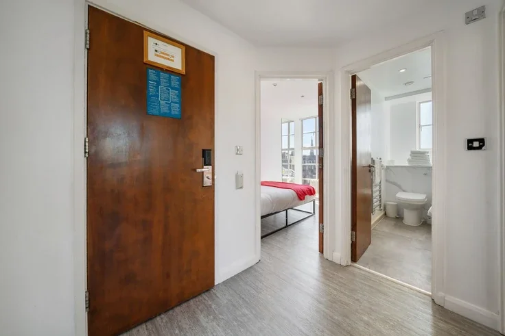 Flat Old Brompton Road in Greater London