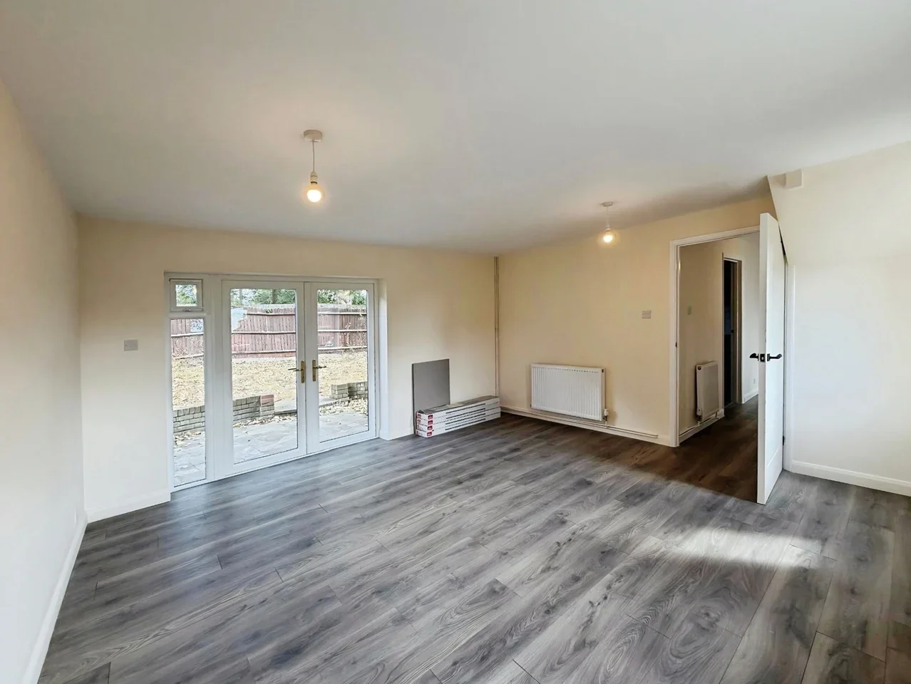Flat Rose Lane in Greater London