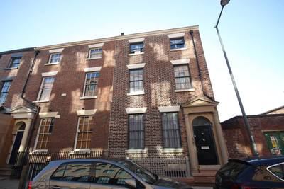 Room Seel Street in Liverpool