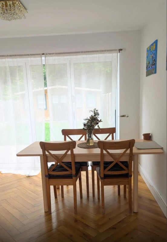 Room Lyndene Road in Liverpool
