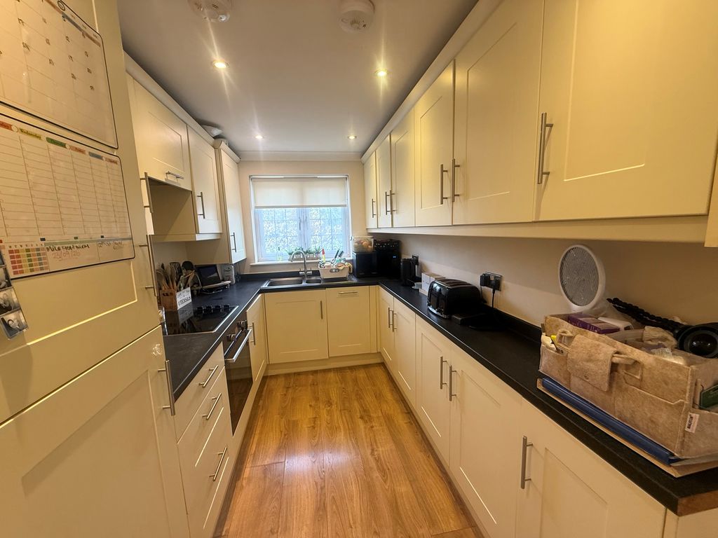 House Merebank Close in Godstone