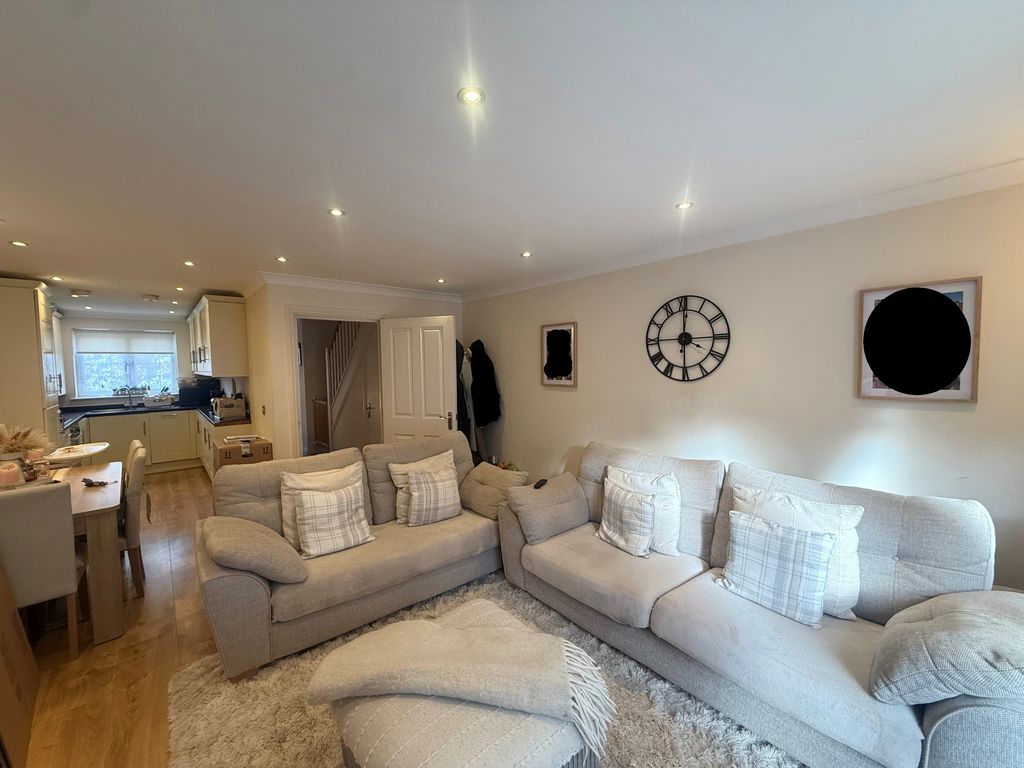 House Merebank Close in Godstone