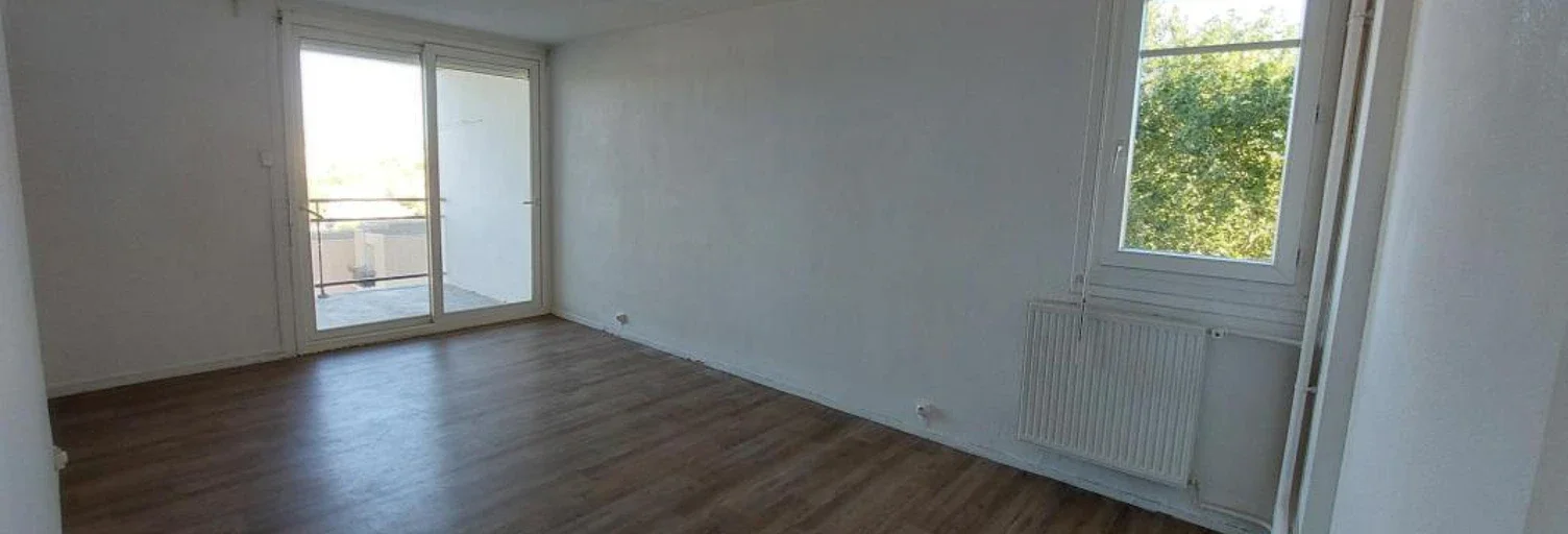 Flat Rue Jean XXIII in Nîmes