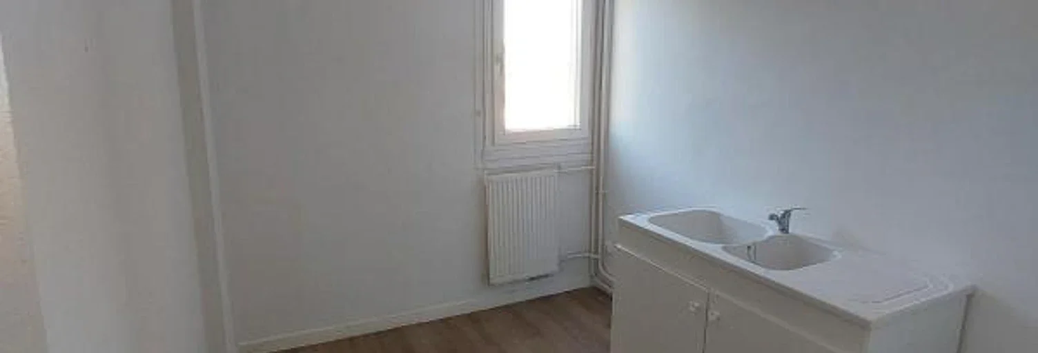 Flat Rue Jean XXIII in Nîmes