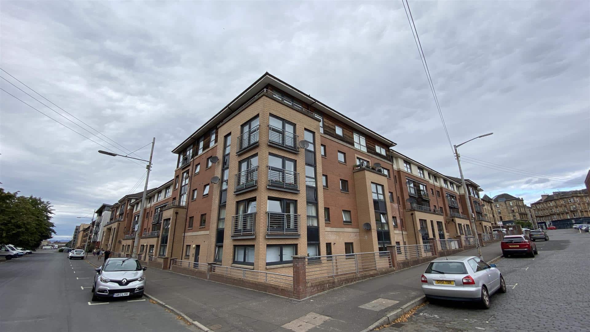 Flat Lymburn Street in Glasgow