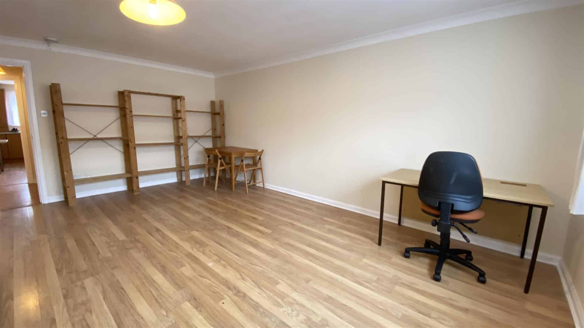 Flat Lymburn Street in Glasgow