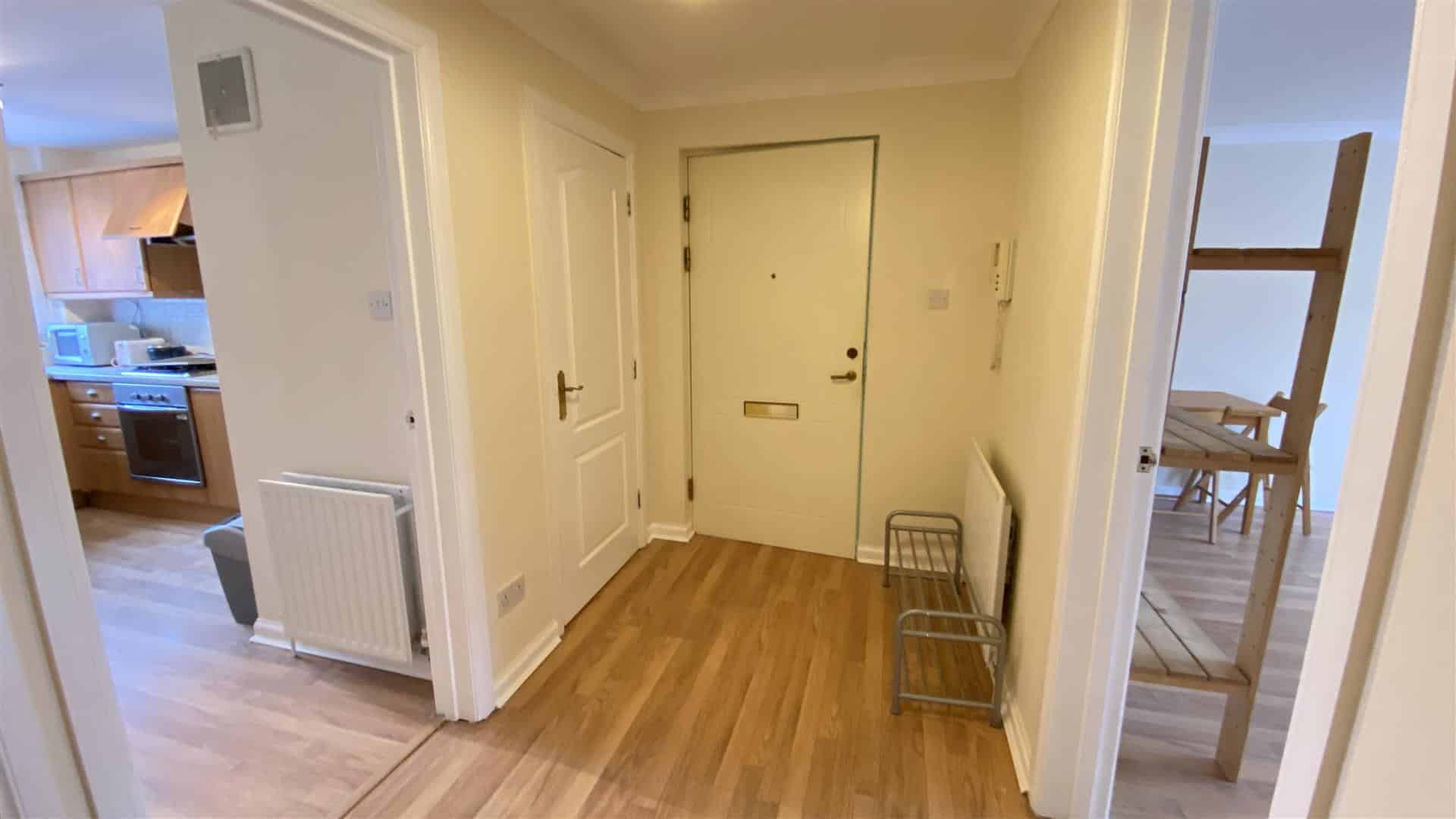 Flat Lymburn Street in Glasgow