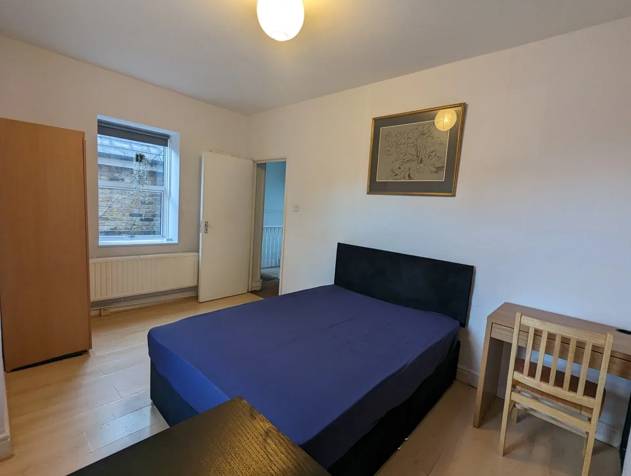 Room High Road in Greater London