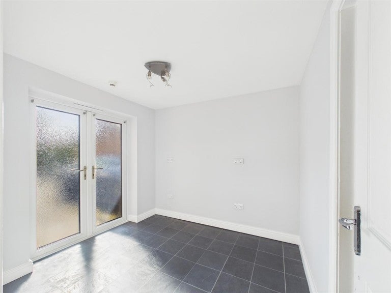 House Exbury Way in Nuneaton and Bedworth