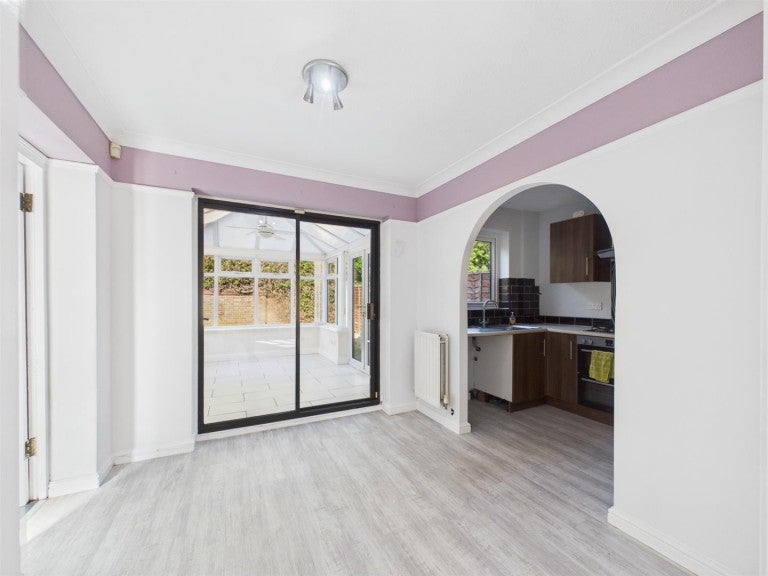 House Exbury Way in Nuneaton and Bedworth