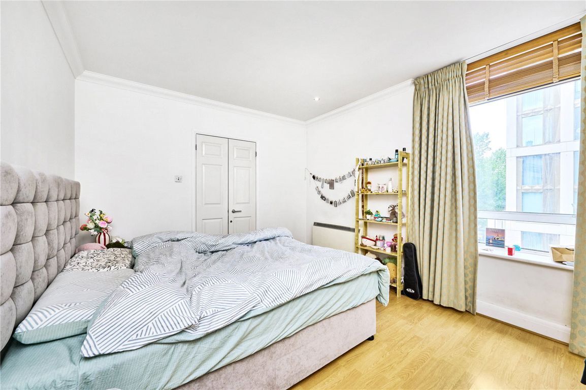 Flat York Road in Greater London