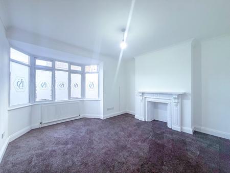 Flat St Albans Road in Watford