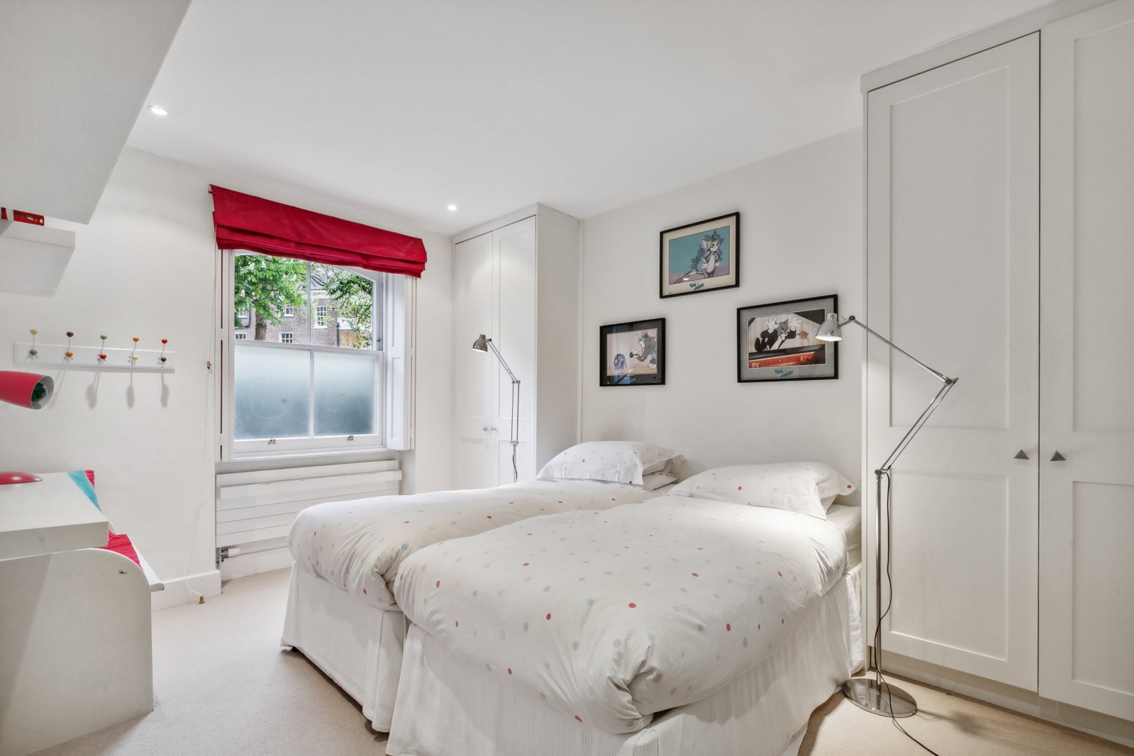Flat Alwyne Place in Greater London