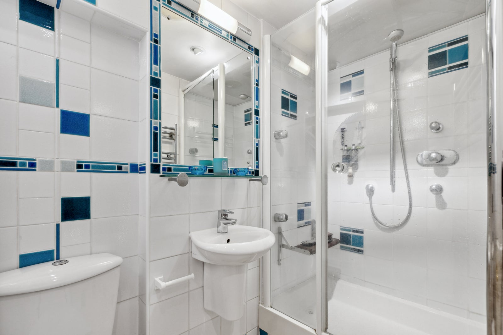 Flat Alwyne Place in Greater London
