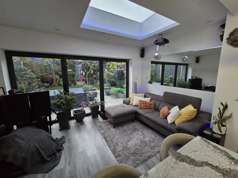 Room Muschamp Road in Greater London