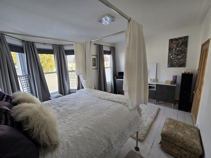 Room Muschamp Road in Greater London