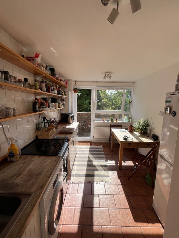 Room Carnoustie Drive in Greater London