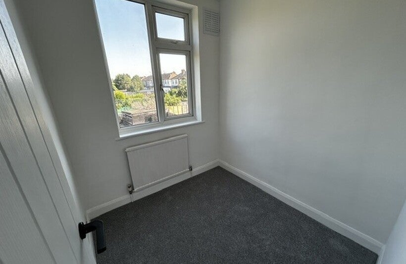 House Larmans Road in Greater London