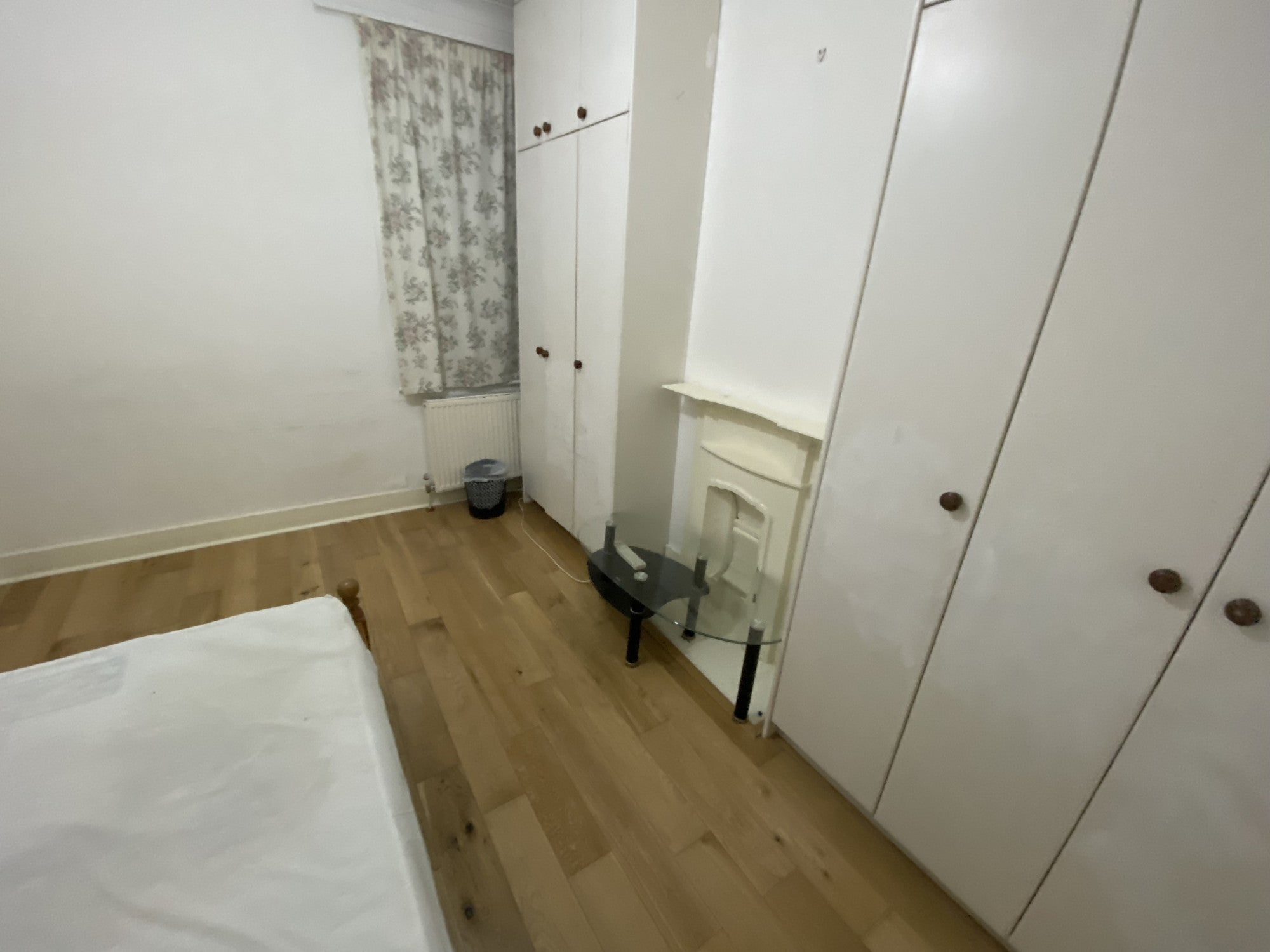 Flat Martindale Road in Greater London