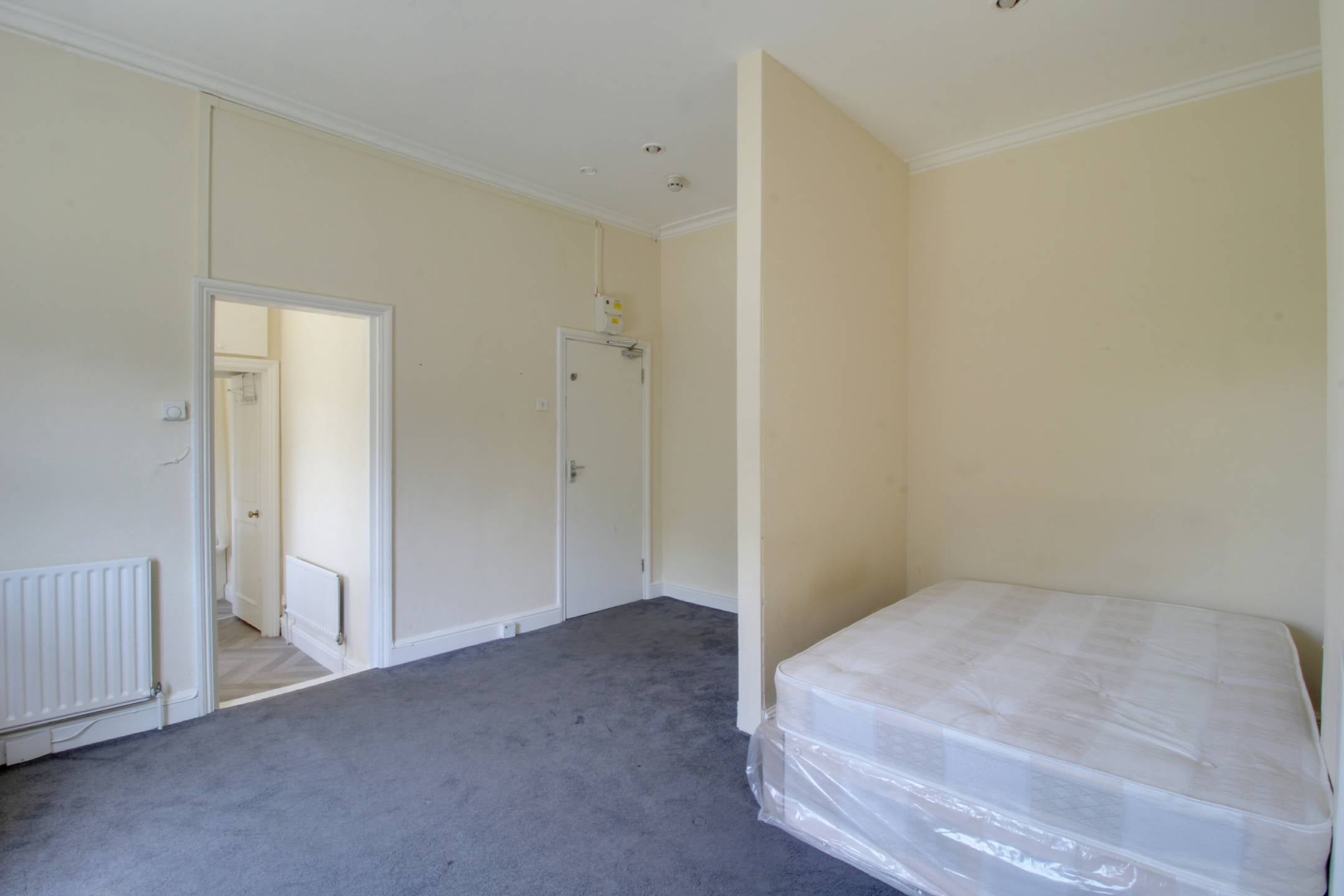Flat Oliver Grove in Greater London