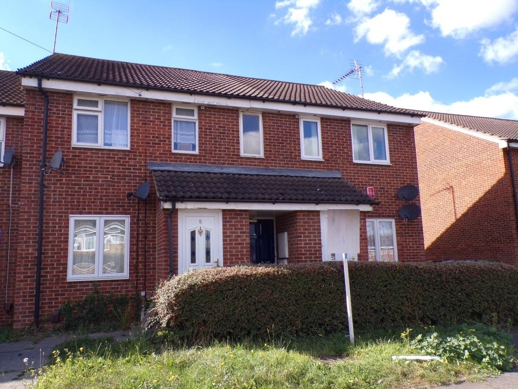 Flat St Margarets Avenue in Stanford-le-Hope