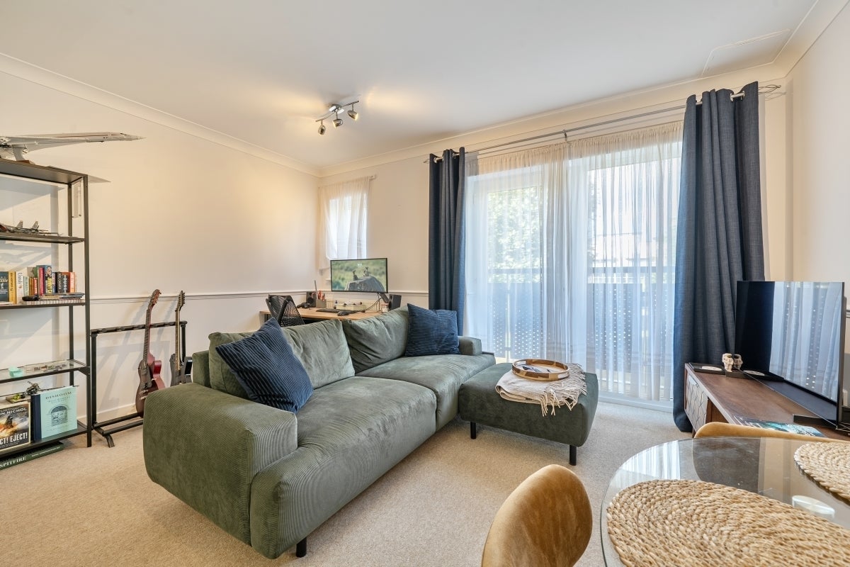 Flat Chiltern Close in Watford