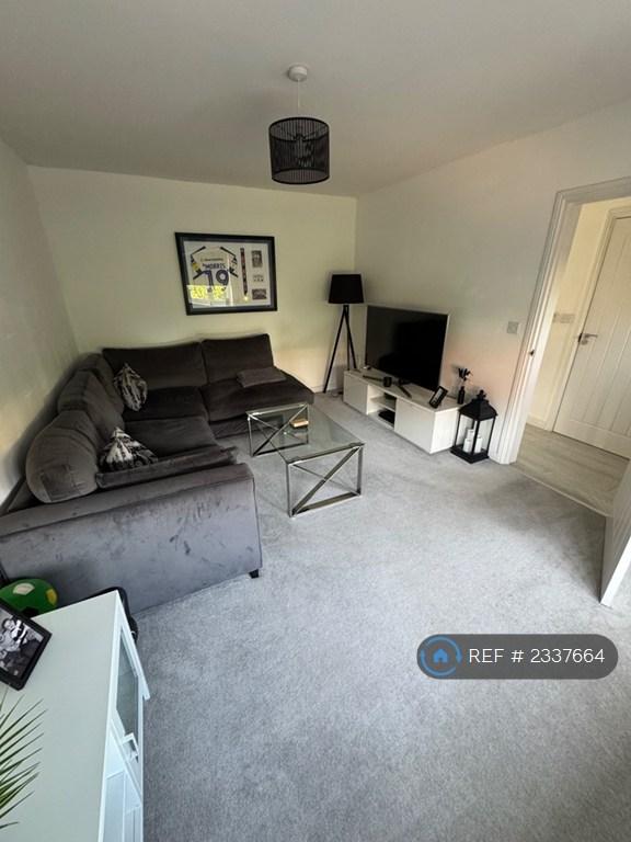 Room Downing Close in Ellesmere Port