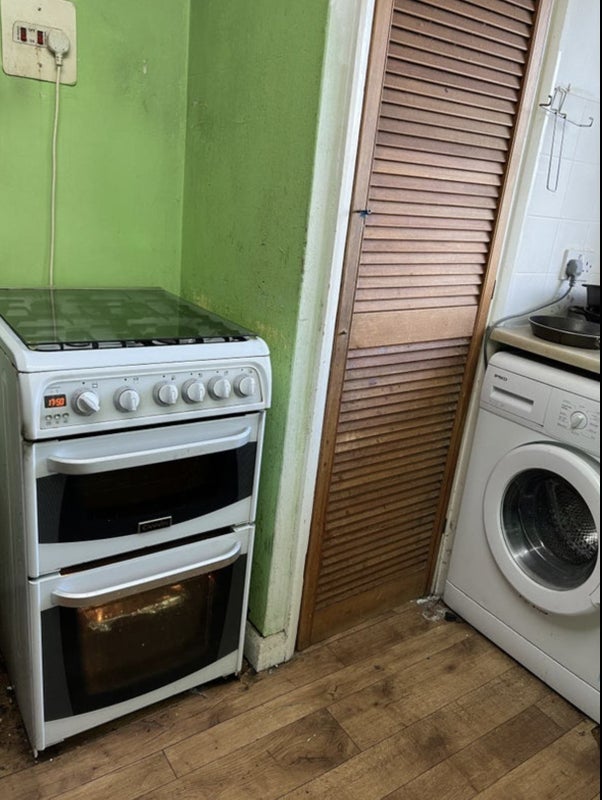 Room Lower Cippenham Lane in Slough