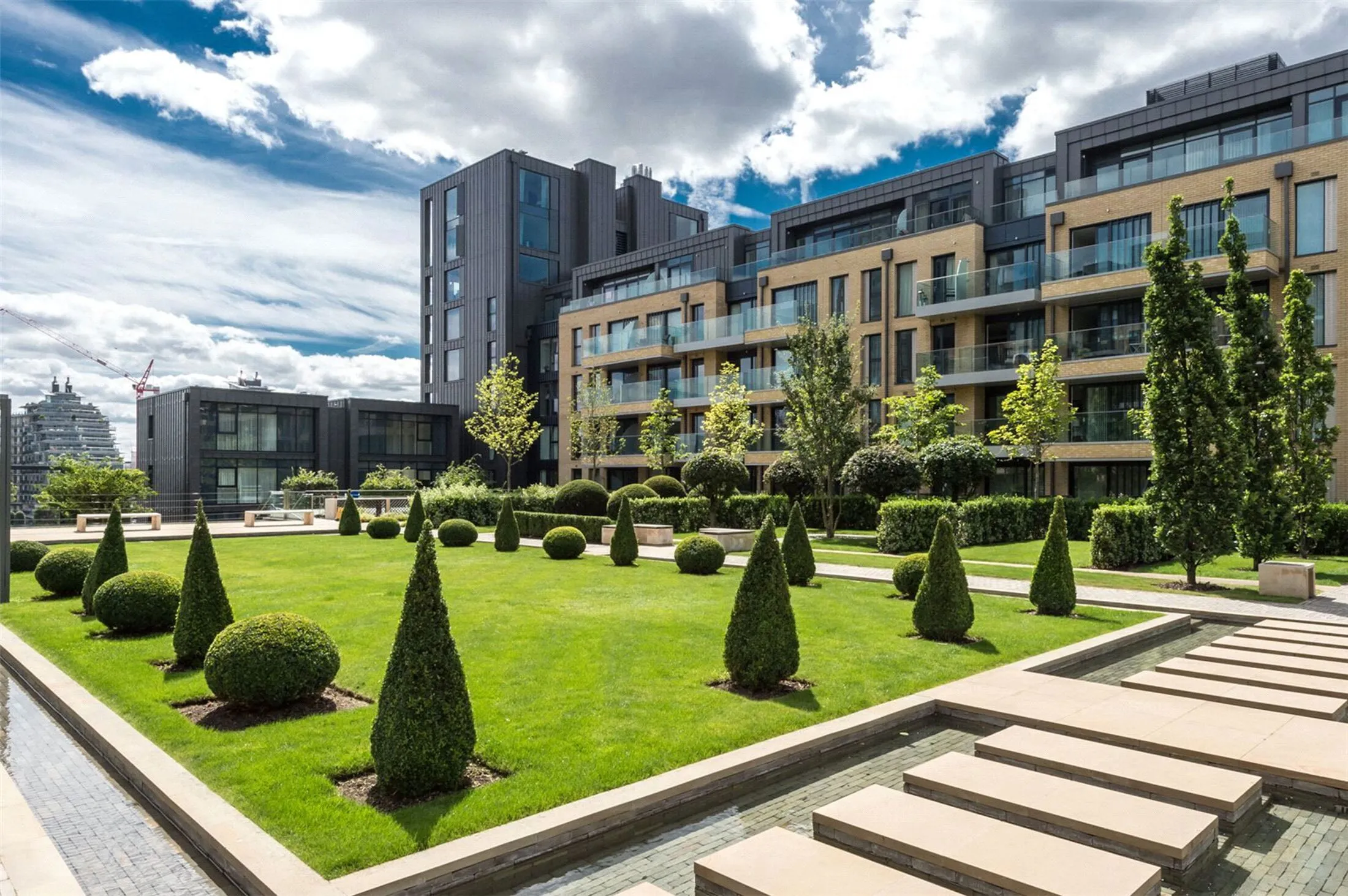 Flat Townmead Road in Greater London