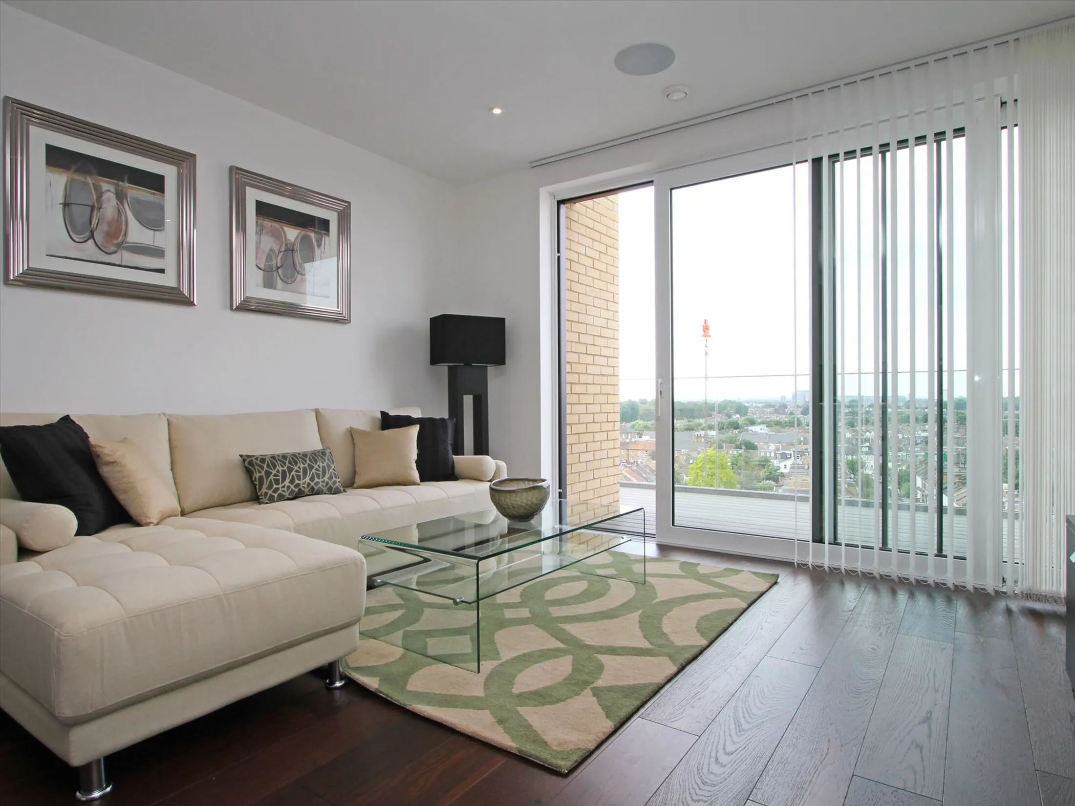 Flat Townmead Road in Greater London