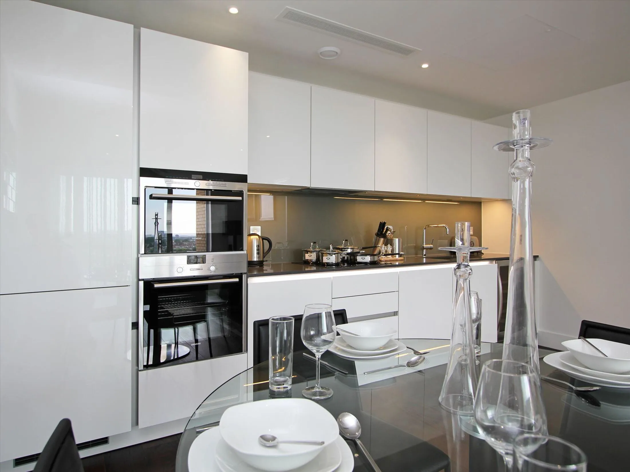 Flat Townmead Road in Greater London