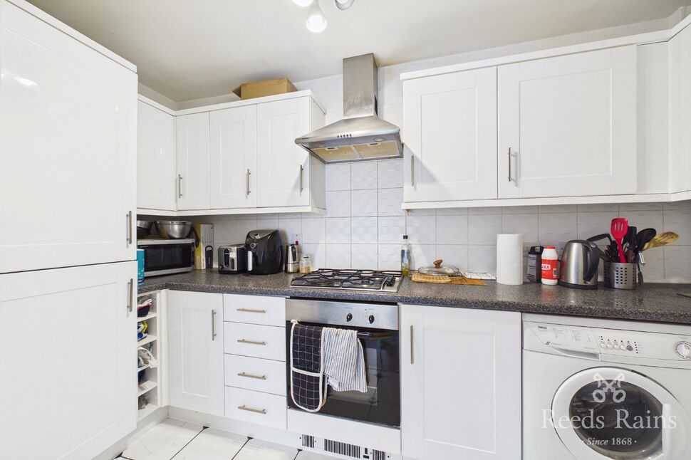 Flat Montague Road in Trafford