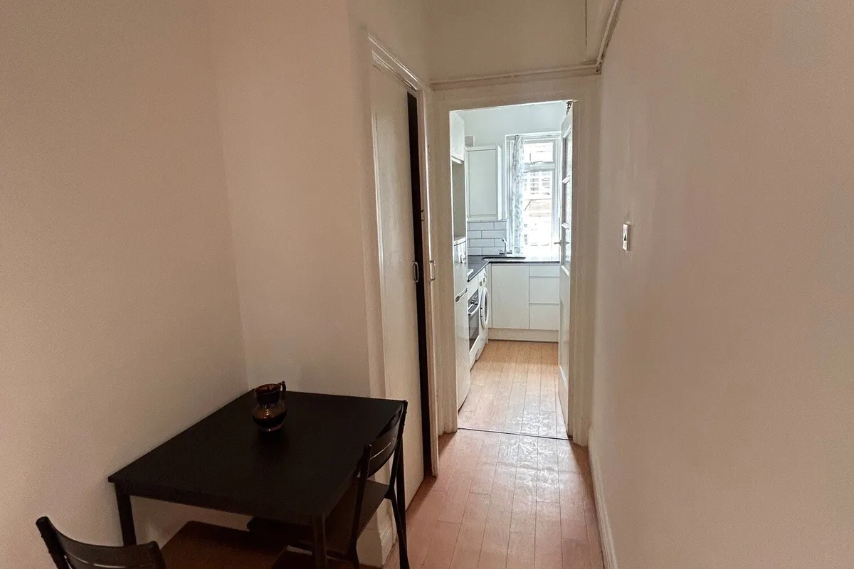 Flat Old Brompton Road in Greater London