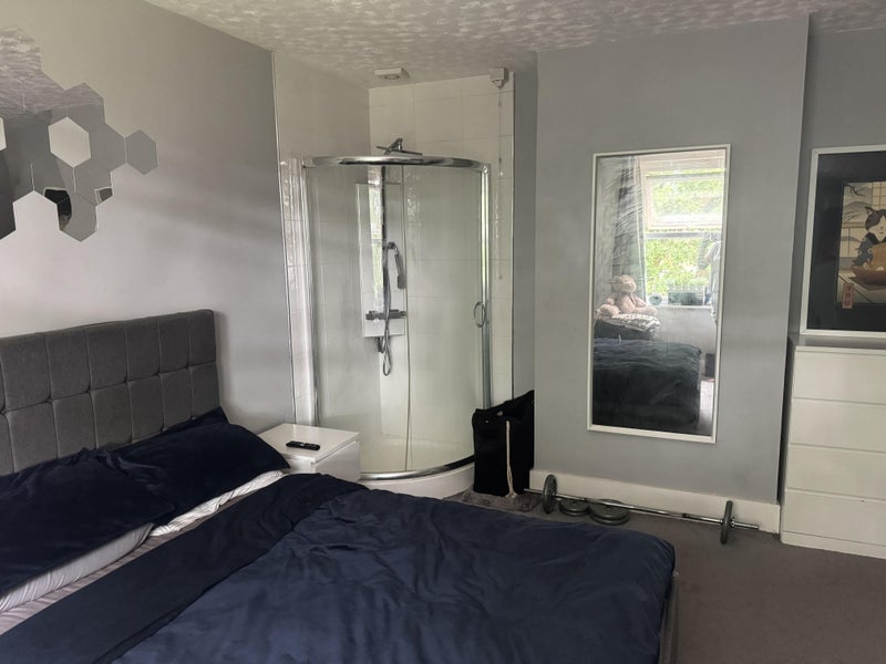 Room Langley Walk in Crawley