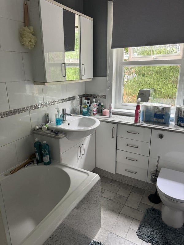 Room Langley Walk in Crawley